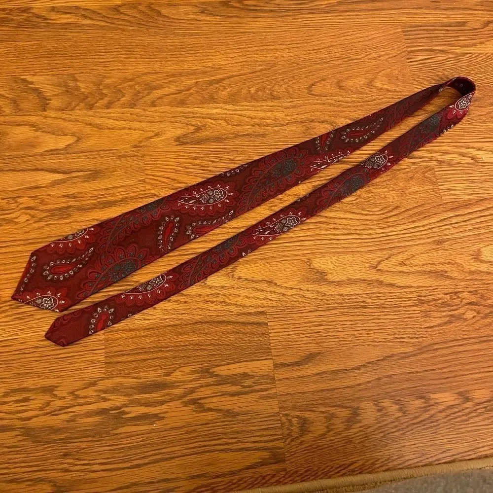 Oscar de la Renta Burgundy Red Paisley Tie